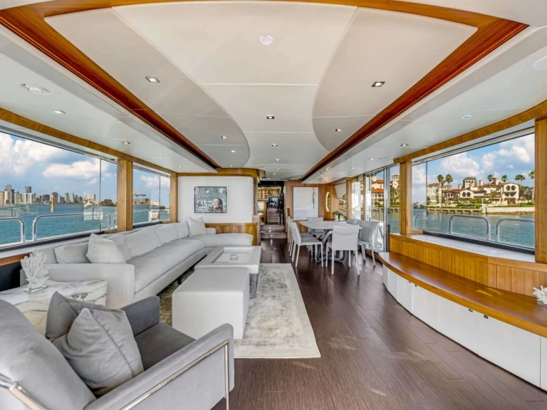 Pronájem lodi Sunseeker RMM JOB v Miami na Samboatu