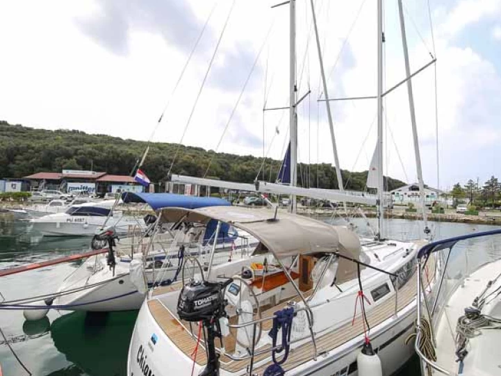 Pronájem jachty v Trogir -Bavaria Cruiser 34 na Samboatu
