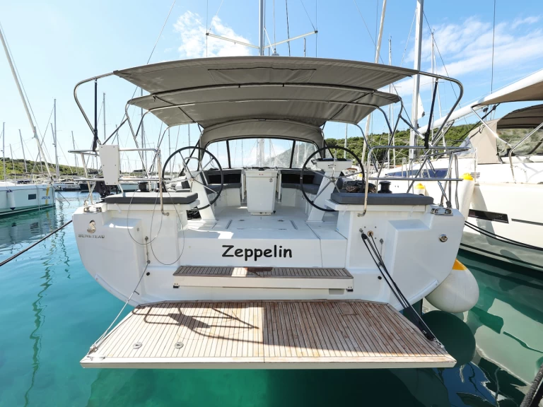 Pronajmout Plachetnice se skipperem či ne Bénéteau v Primošten 