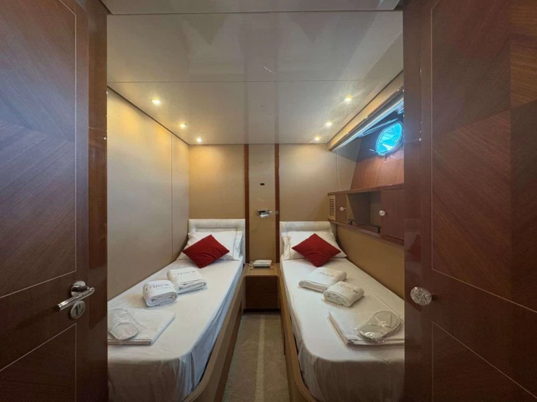 Pronájem jachty v Elliniko  -Sanlorenzo San Lorenzo SL 82 na Samboatu