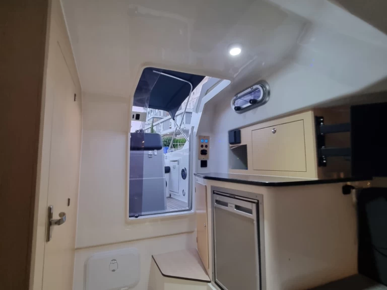 Pronajmout Motorová loď se skipperem či ne Atlantic v Opatija