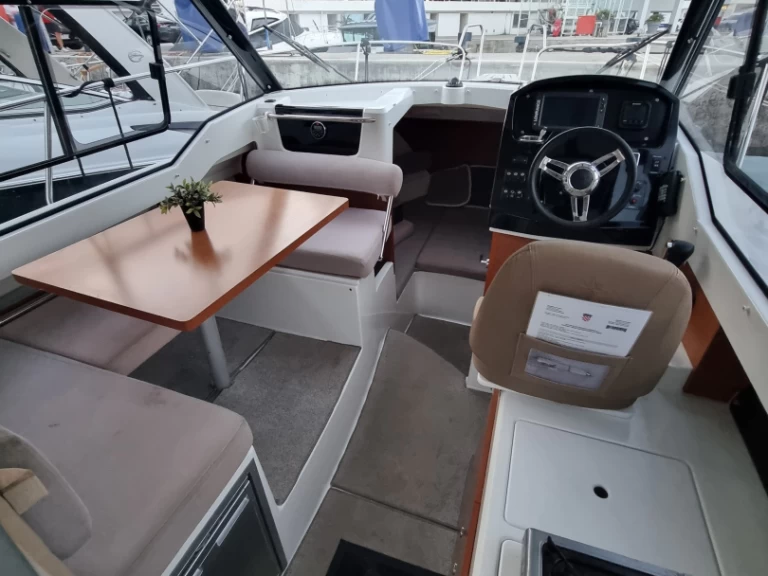 Pronajmout Motorová loď se skipperem či ne Jeanneau v Opatija