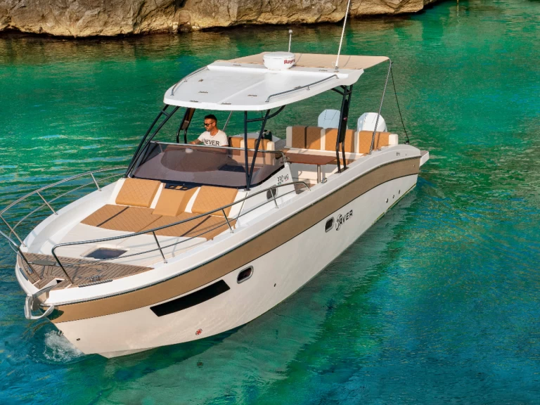 Pronájem Motorová loď Saver s licencí