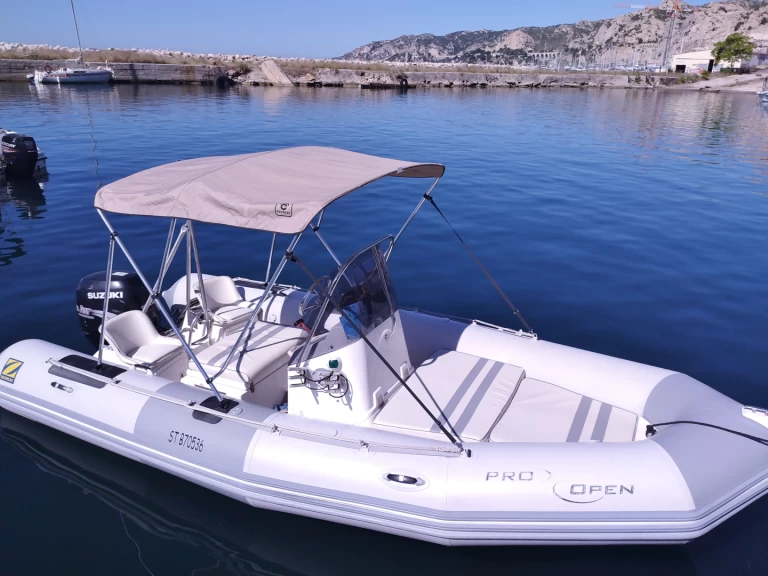 Pronajmout Polotuhá loď se skipperem či ne Zodiac v L'Estaque