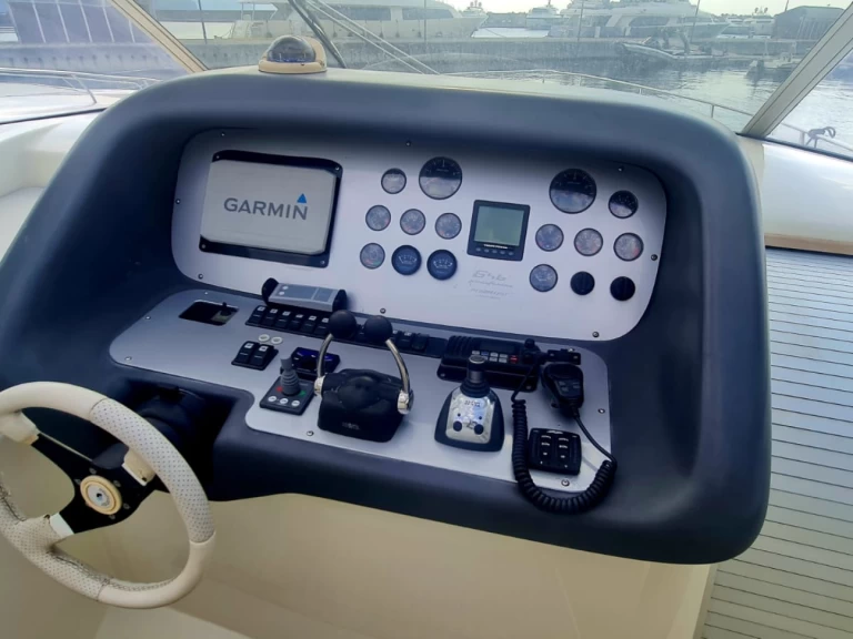 Pronájem Motorová loď PRIMATIST By Bruno Abbate s licencí