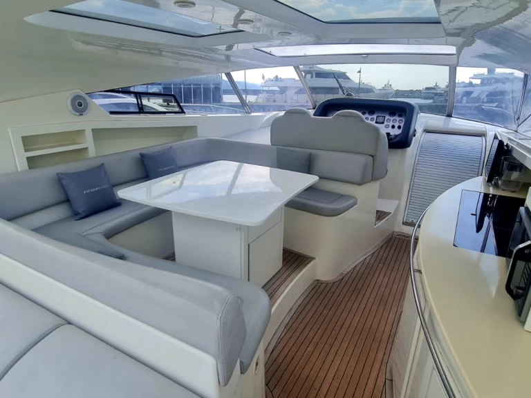 Motorová loď k pronájmu v Porto de Sorrento za nejlepší cenu