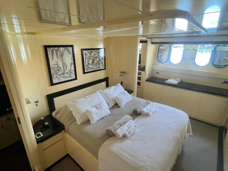 Pronajmout Jachta se skipperem či ne Canados v Castellammare di Stabia