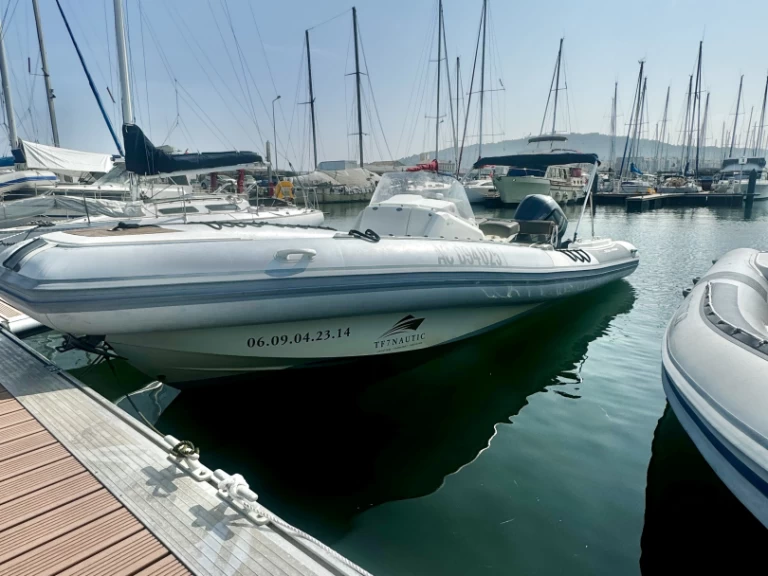 Pronajmout Polotuhá loď se skipperem či ne Kelt v Sète