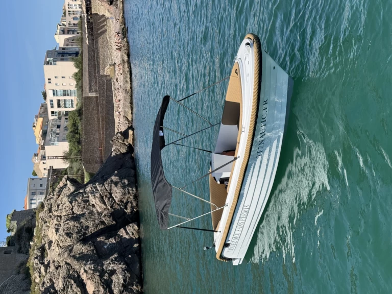 Pronájem Motorová loď Qfiber s licencí