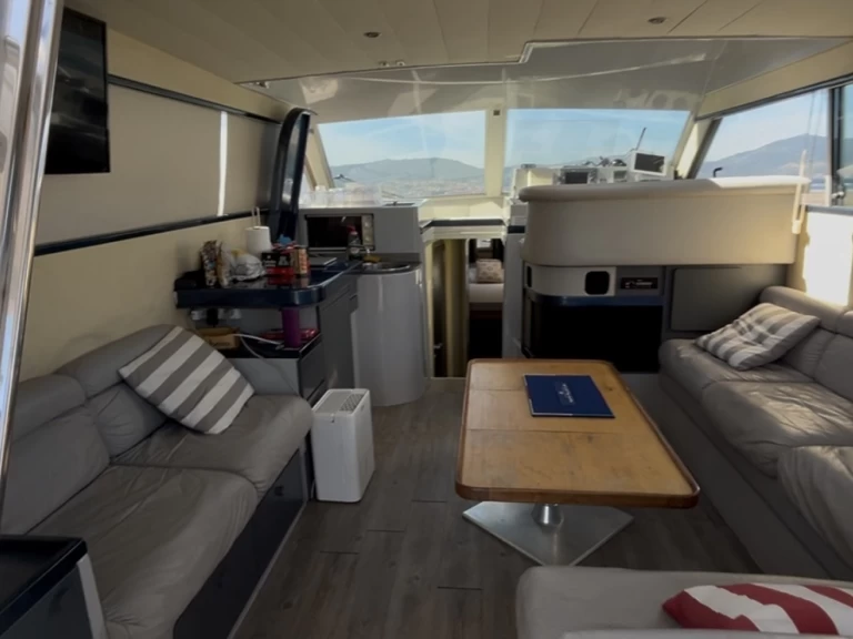 Motorová loď k pronájmu v Vigo za nejlepší cenu