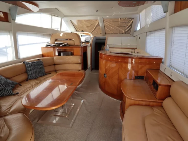 Pronajmout Jachta se skipperem či ne Azimut v Torrevieja