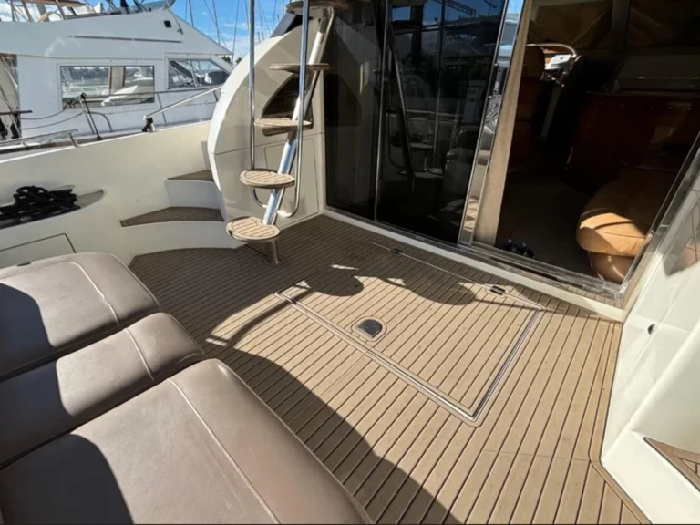 Jachta k pronájmu v Torrevieja za nejlepší cenu