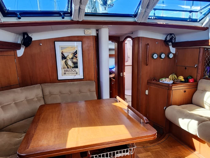 Oyster Marine Oyster 47 jednotlivci a charterové společnosti v Porto San Paolo