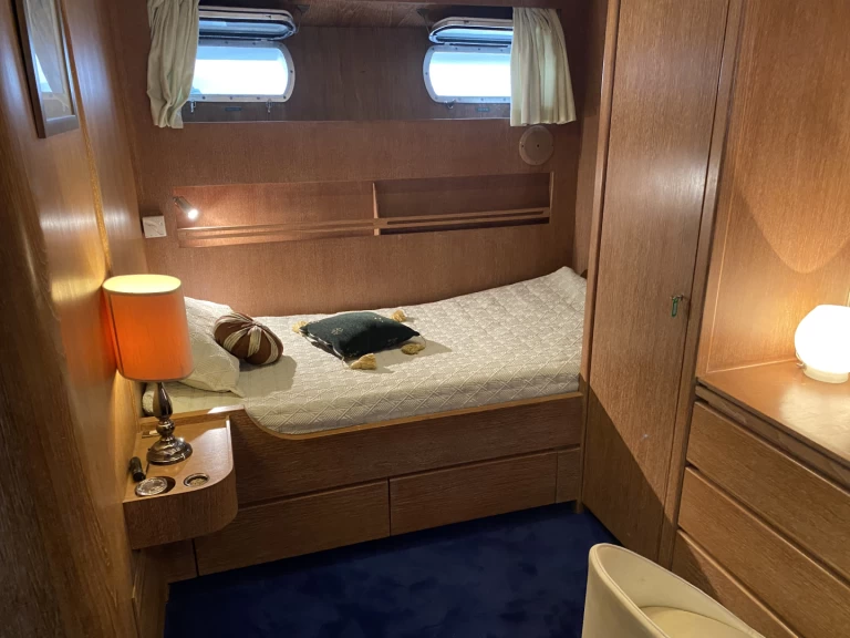 Pronájem lodi Cantieri Di Pisa Pegasus v Vieux Port de Cannes na Samboatu