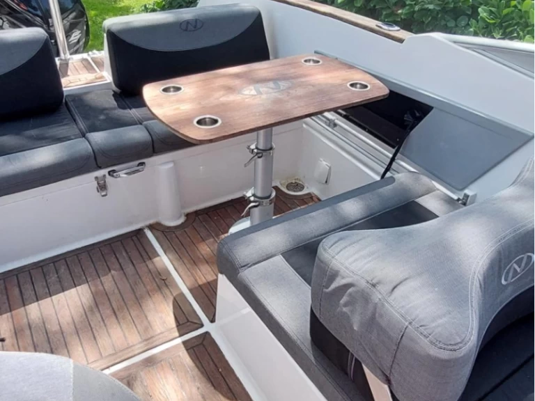 Motorová loď k pronájmu v Porto-Vecchio za nejlepší cenu