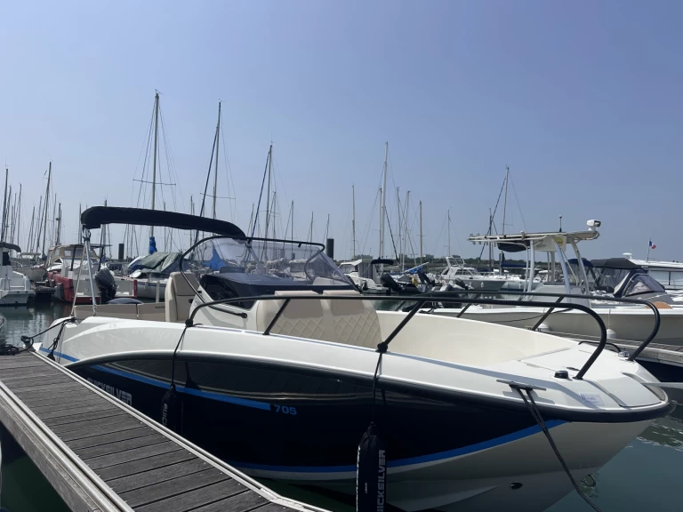 Pronajmout Motorová loď se skipperem či ne Quicksilver v La Rochelle