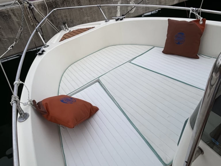 Pronájem lodi Sanremo lákavé ceny Almar 170