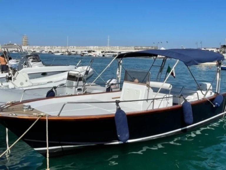 Pronájem Motorová loď v Giardini-Naxos -Lancia Why Not?