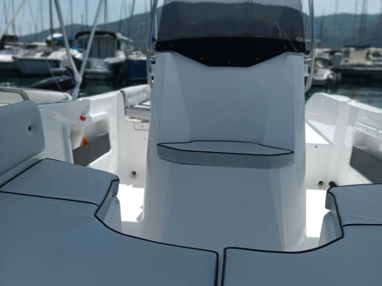 Trimarchi Trimarchi 57s jednotlivci a charterové společnosti v Porto Mirabello