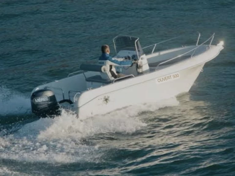 Pronájem Motorová loď Pacific Craft s licencí