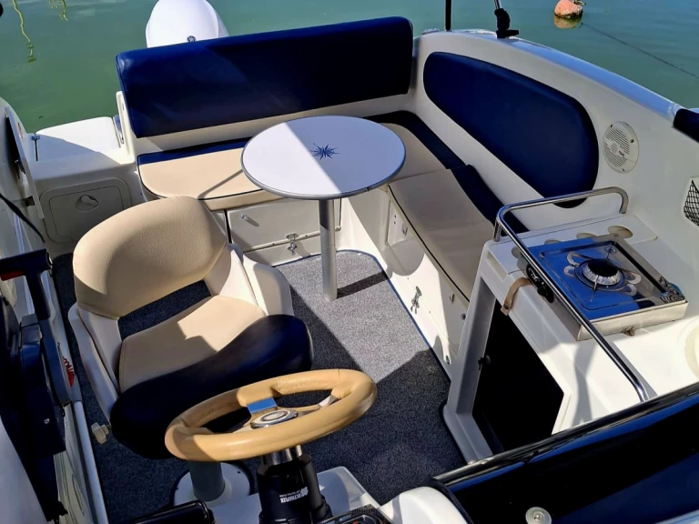 Pronájem lodi La Spezia lákavé ceny Syros 190