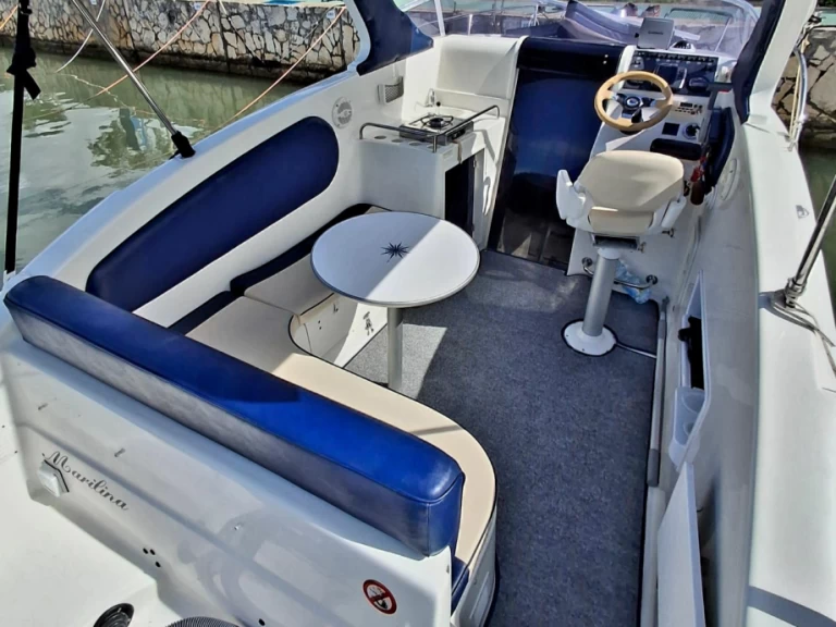 Pronájem Motorová loď v La Spezia -Orizzonti Syros 190