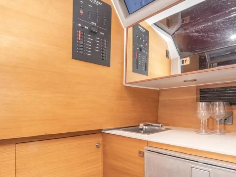 De Antonio D33 Open D33 jednotlivci a charterové společnosti v Ibiza Magna