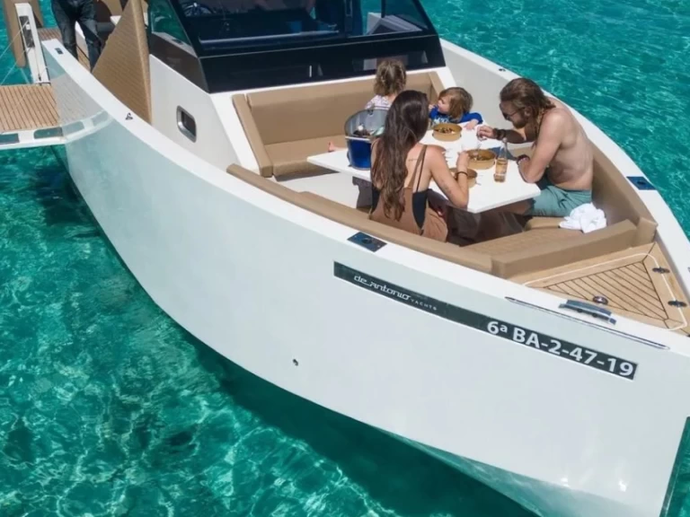 Pronájem jachty v Ibiza Magna -De Antonio D33 Open D33 na Samboatu