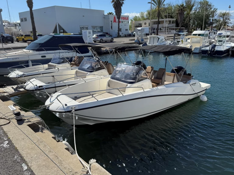 Motorová loď k pronájmu v Saint-Cyprien za nejlepší cenu