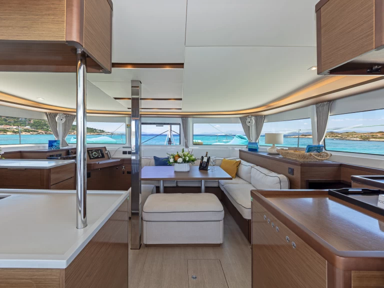 Katamarán k pronájmu v Alimos za nejlepší cenu