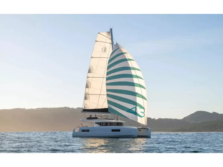 Pronájem Katamarán Lagoon s licencí