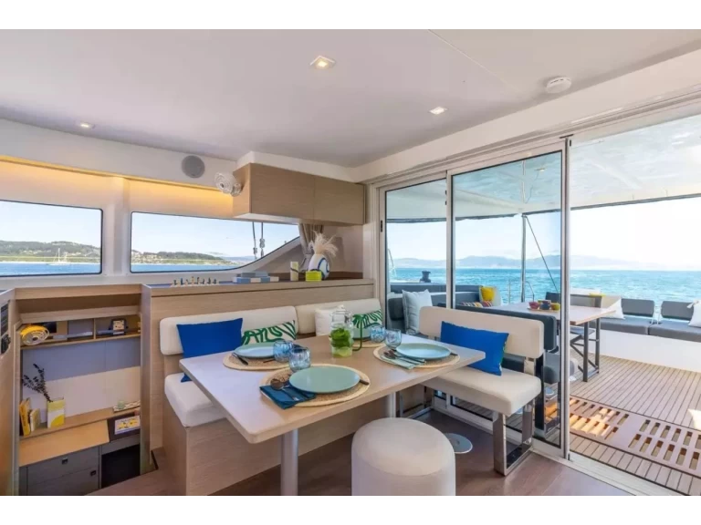 Katamarán k pronájmu v Cugnana Verde za nejlepší cenu