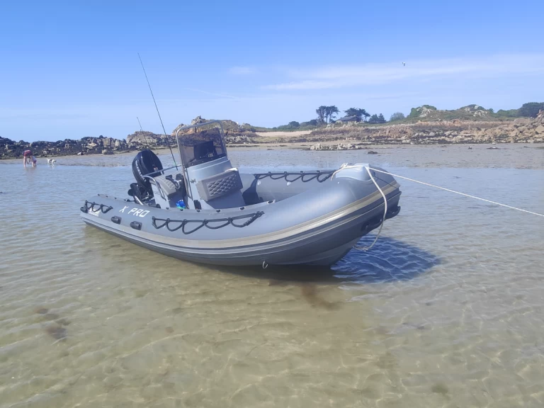 Pronájem Polotuhá loď 3D Tender s licencí