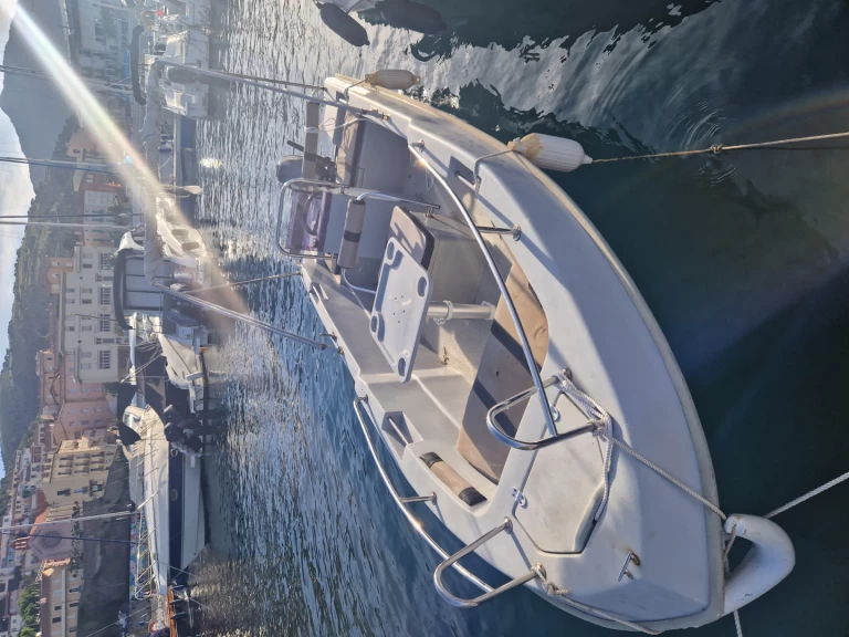 Pronájem lodi Cerbère lákavé ceny Marine