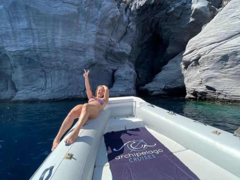 Marco 26 jednotlivci a charterové společnosti v Oía