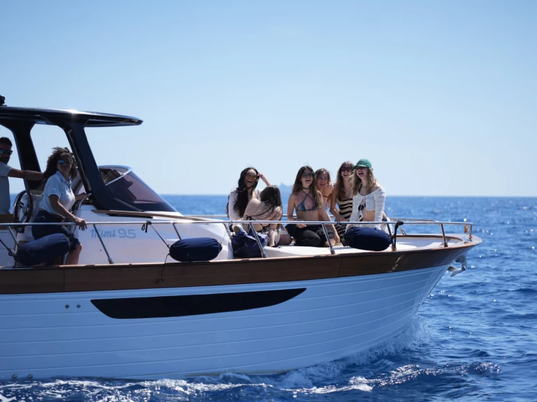 Pronájem Motorová loď Mimi s licencí