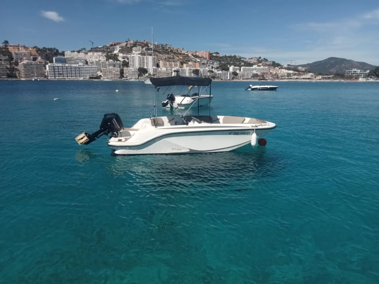 Pronajmout si Quicksilver QS 475 AXESS v La Savina