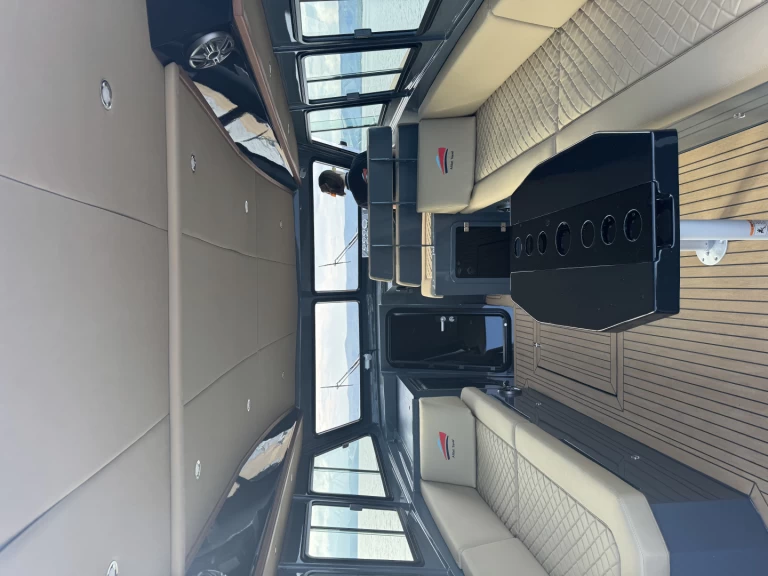 Pronájem Motorová loď Colnago s licencí