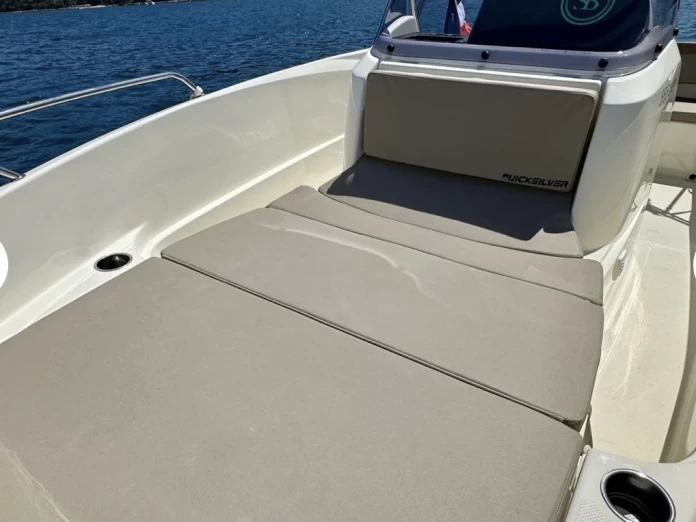 Motorová loď k pronájmu v Palavas-les-Flots za nejlepší cenu