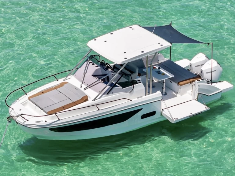 Bénéteau FLYER 9 SUNdeck jednotlivci a charterové společnosti v Antibes