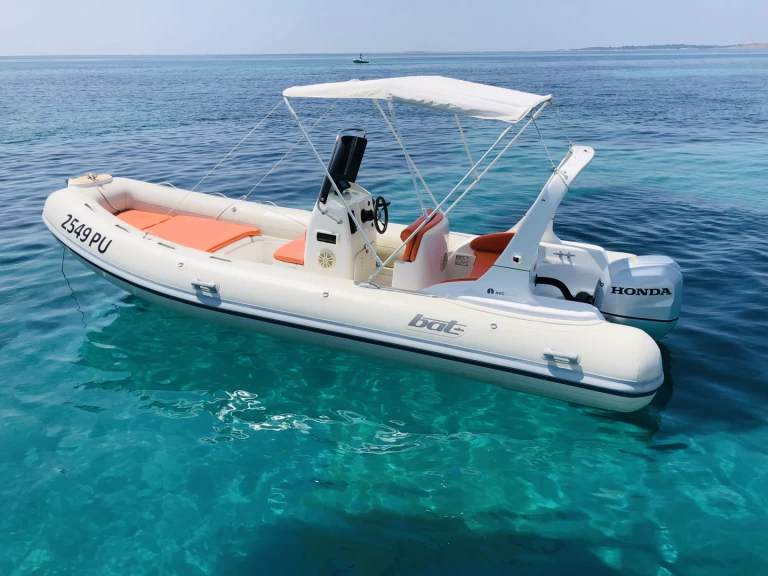 Pronájem lodi Bat 590 Pacific v Medulin na Samboatu