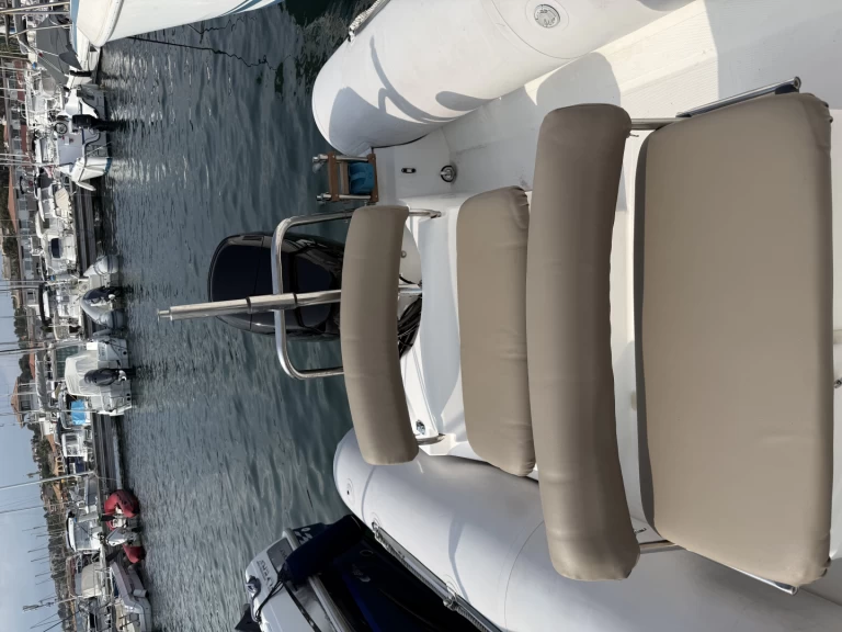 Pronájem Polotuhá loď v Saint Raphael -Bombard Explorer 620