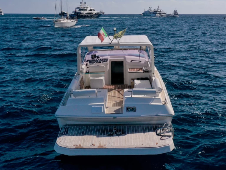 Pronájem lodi Castellammare di Stabia lákavé ceny 42