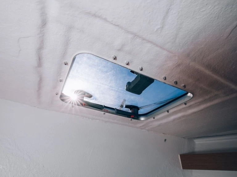 Pronájem lodi Bénéteau Flyer 6 SUNdeck v Ajaccio na Samboatu