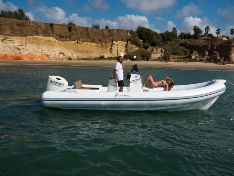 Pronajmout Polotuhá loď se skipperem či ne Panama v Nettuno