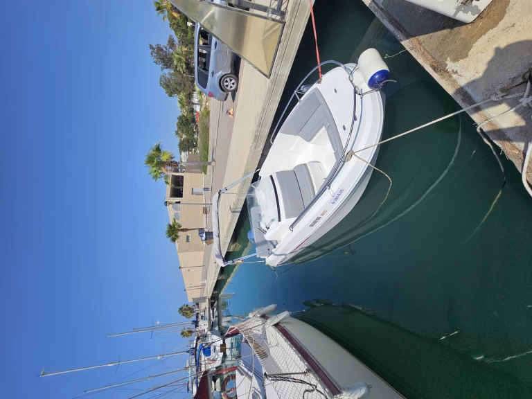 Motorová loď k pronájmu v Roda de Barà za nejlepší cenu