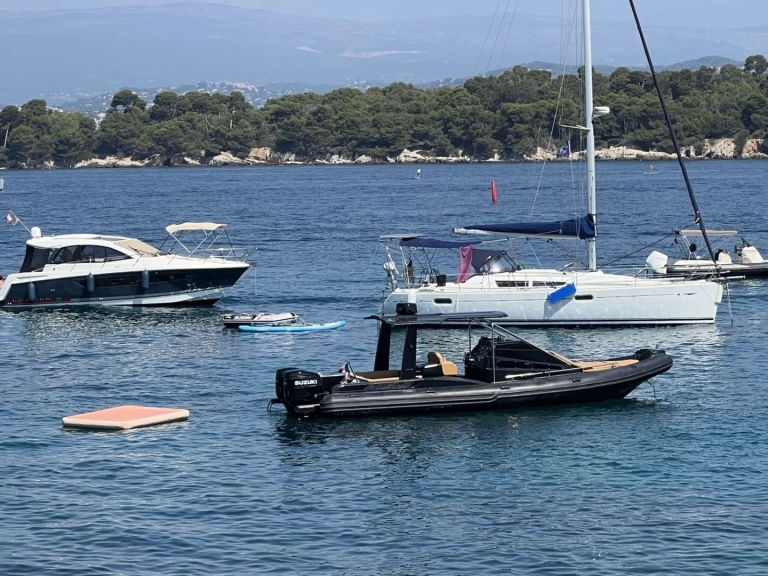 Pronajmout si ONARCH SeaQuest 963 v Cannes