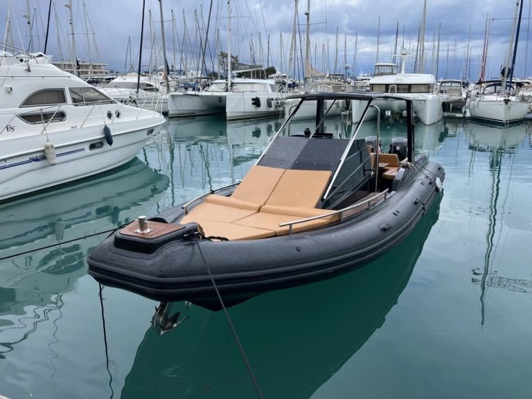 Pronájem Polotuhá loď ONARCH s licencí