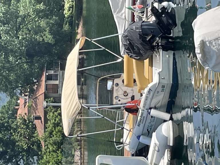 Pronajmout si Capelli Capelli 500 Open v Brusimpiano