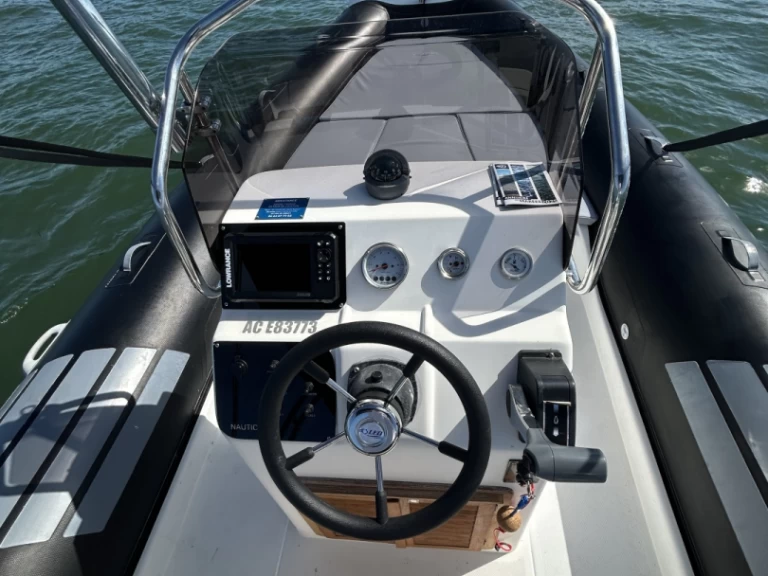 Nautica Led Nautica Led  jednotlivci a charterové společnosti v Grand Piquey